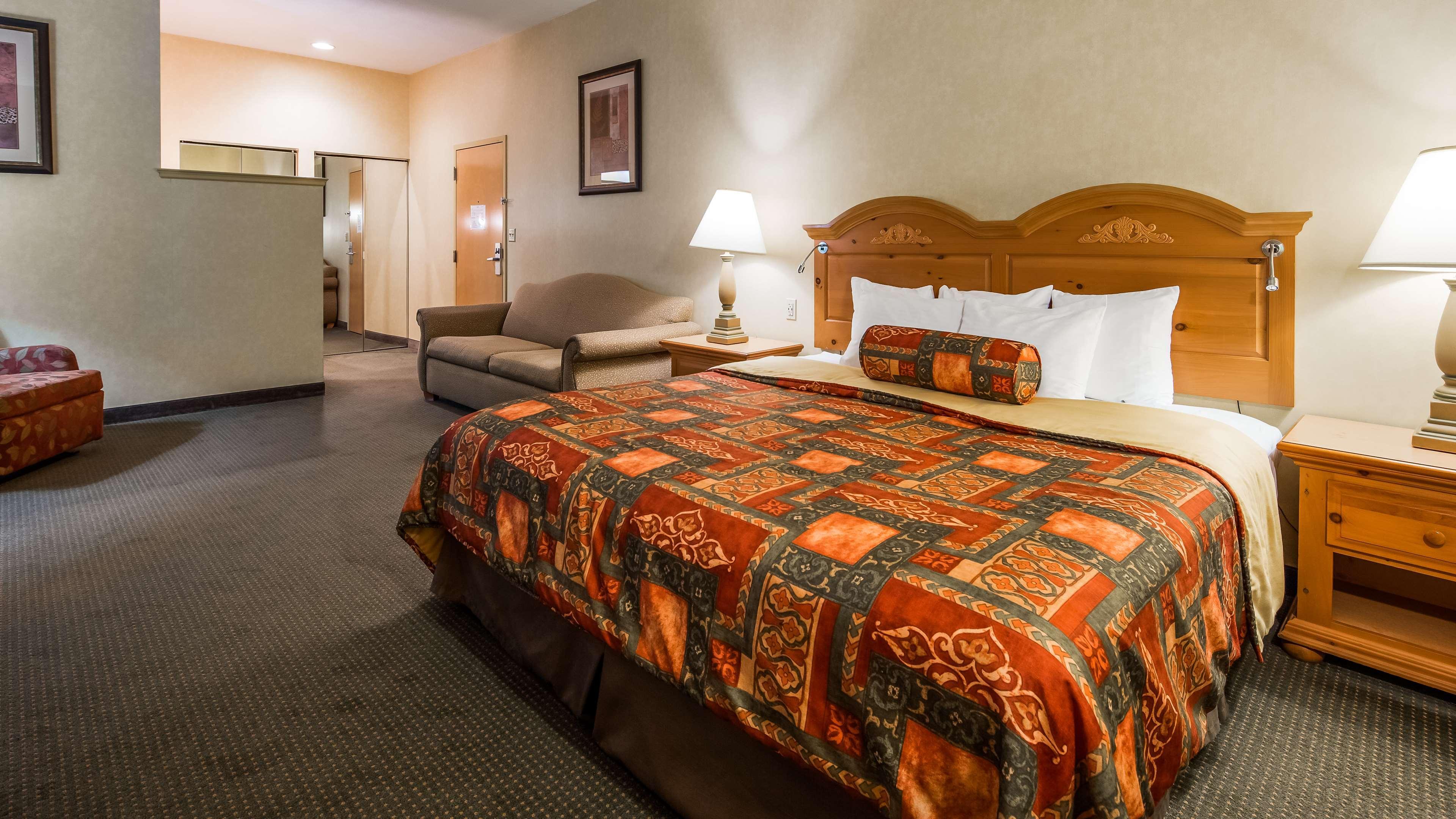 Hotel Western Revere Inn&suites