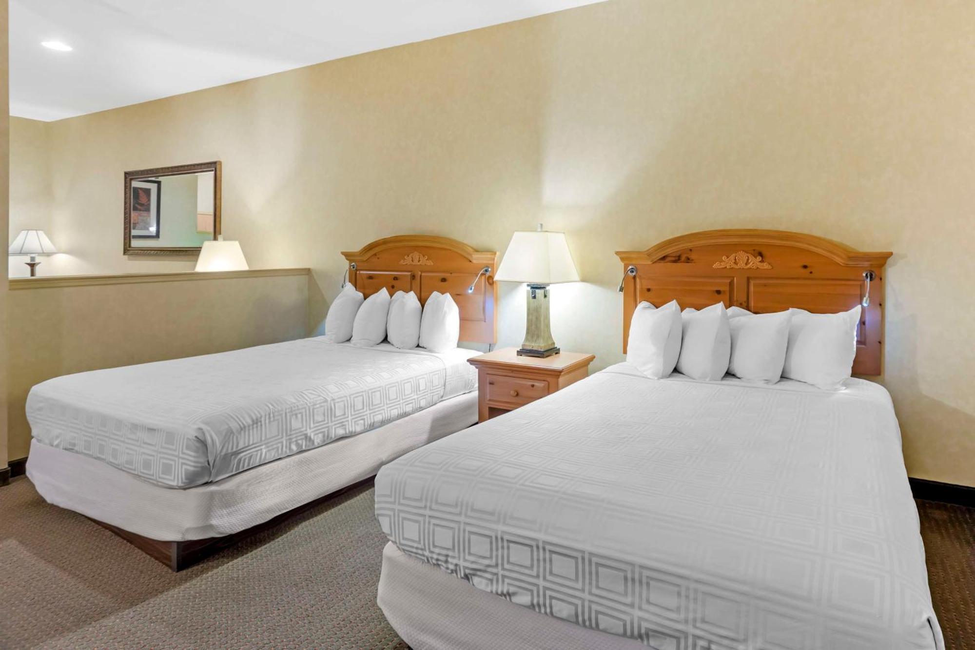 Hotel Western Revere Inn&suites