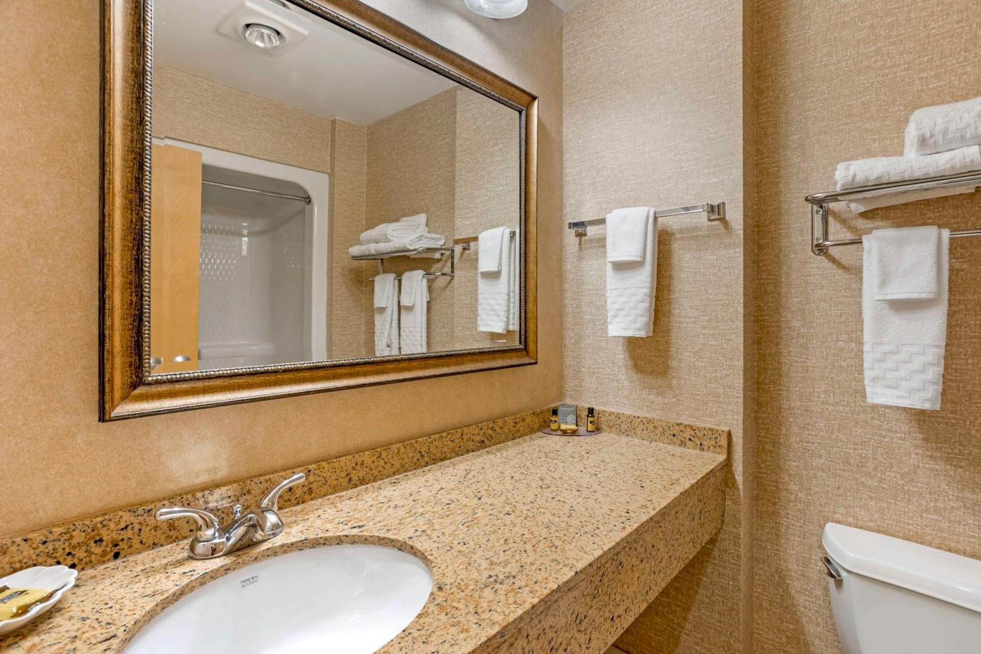 Western Revere Inn&suites Hotel Paradise
