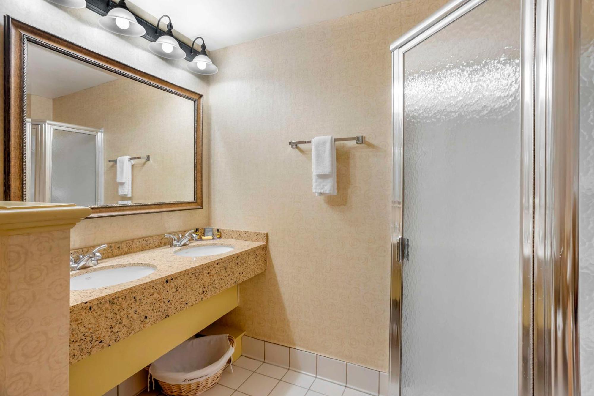 Hotel Western Revere Inn&suites Paradise
