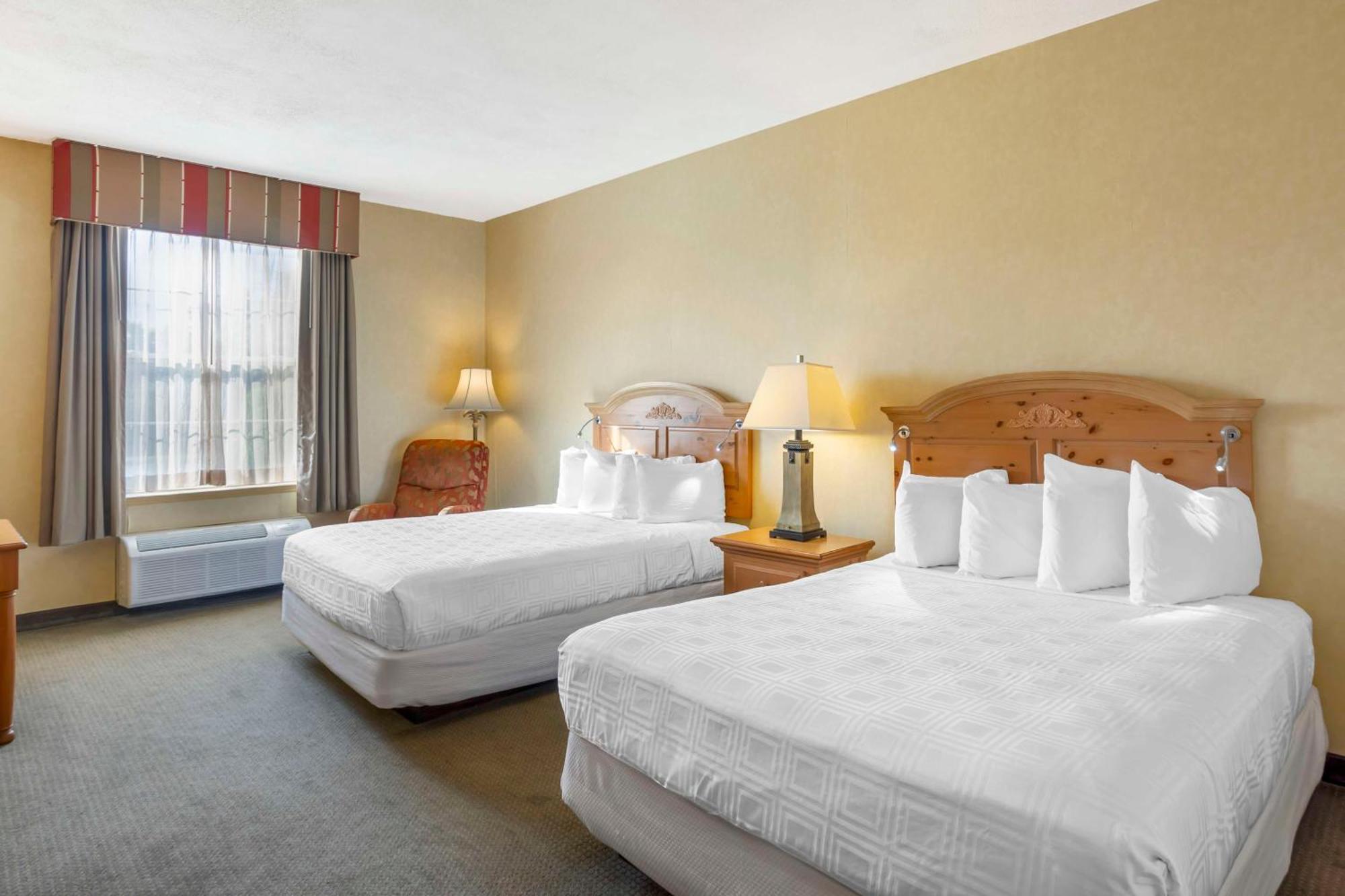 Western Revere Inn&suites Hotel