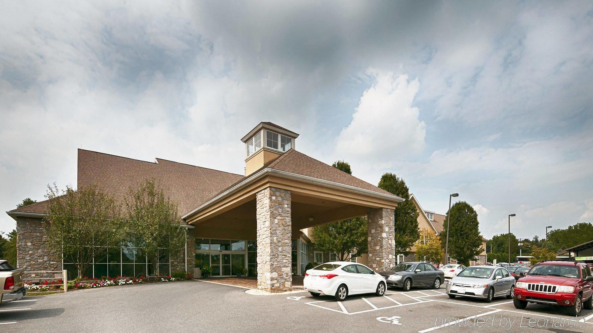 Western Revere Inn&suites Paradise